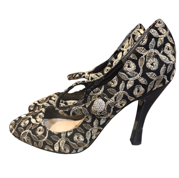 Nina Embroidered‎ Heels. 👠 - Picture 4 of 9